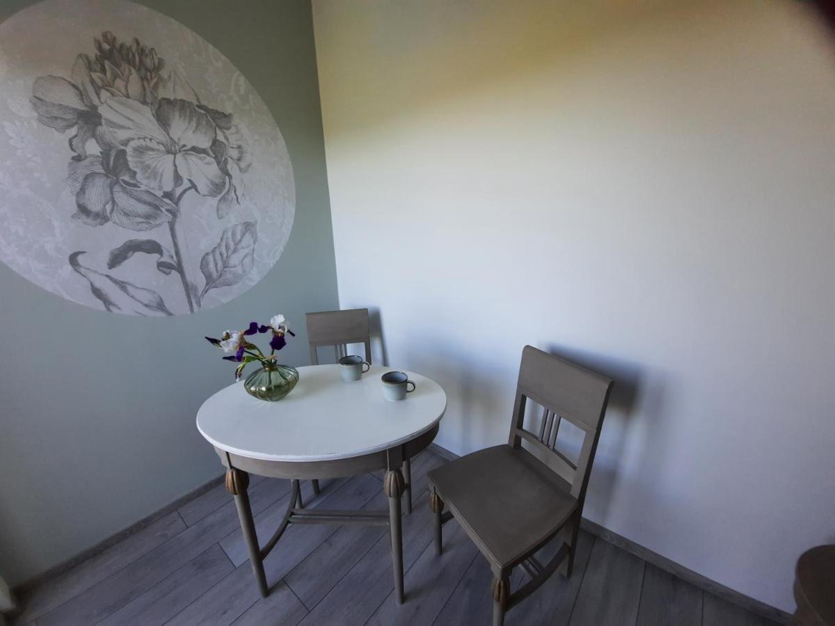 Penzion Zahrada nad řekou, restaurace a kavárna - PARKOVÁNÍ GRÁTIS Zlatá Koruna Exterior foto