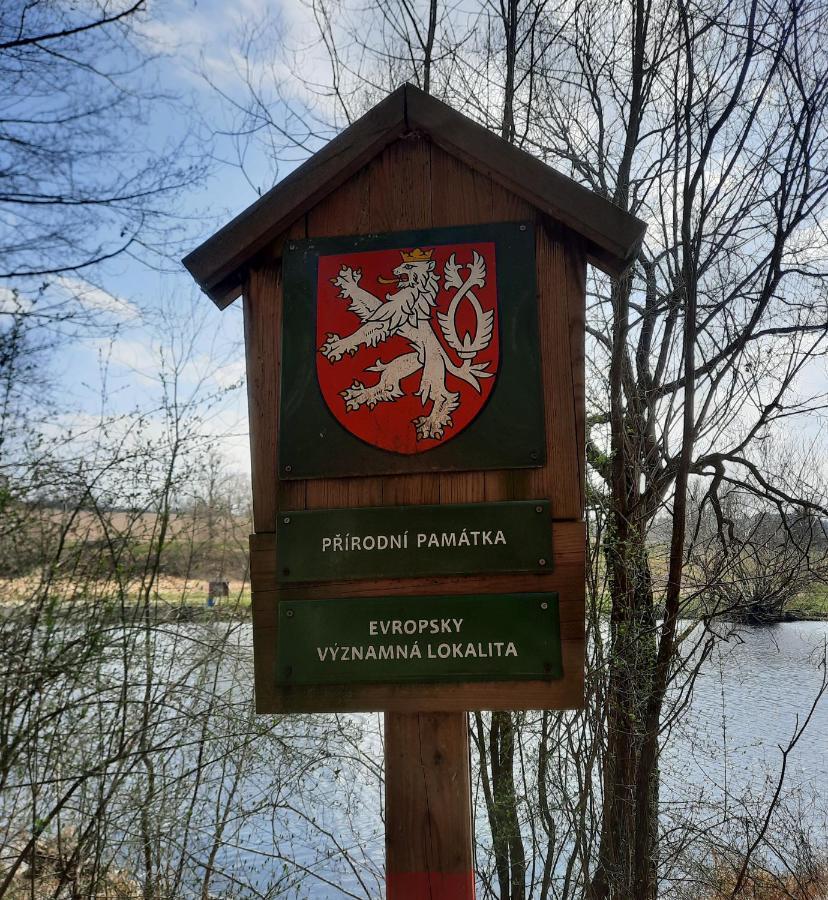 Penzion Zahrada nad řekou, restaurace a kavárna - PARKOVÁNÍ GRÁTIS Zlatá Koruna Exterior foto